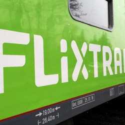 Mit dem Flixtrain günstig zur Bootsparty Mit dem Flixtrain günstig zur Bootsparty