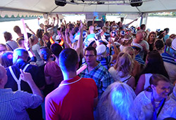 Am 01.09. feiern wir unsere Technoparty auf dem Partyschiff Beste Stimmung auf dem Partyschiff der Bootsparty Hamburg
